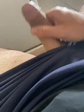 Snapshot of Gduende7 chatting on 11-27-25, 02:52 Gduende7 online show from 11-27-25, 02:52