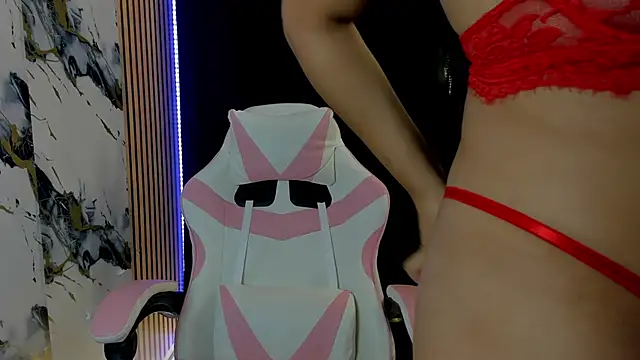 Snapshot of Scarlet_DLuce chatting on 12-14-25, 09:25 Scarlet DLuce online show from 12-14-25, 09:25