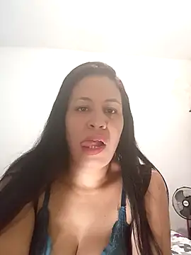 LeilaTaylor online show from 10-28-25, 01:36