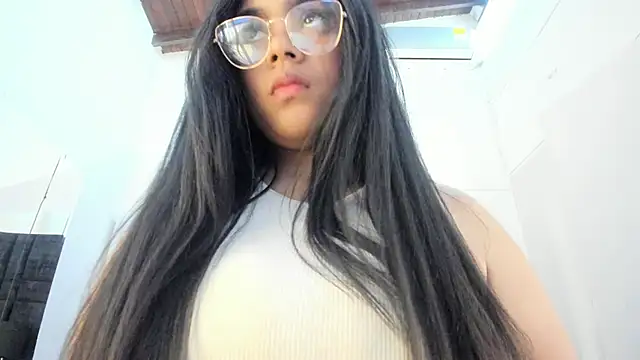 EmmadaSilva online show from 03-19-26, 04:22