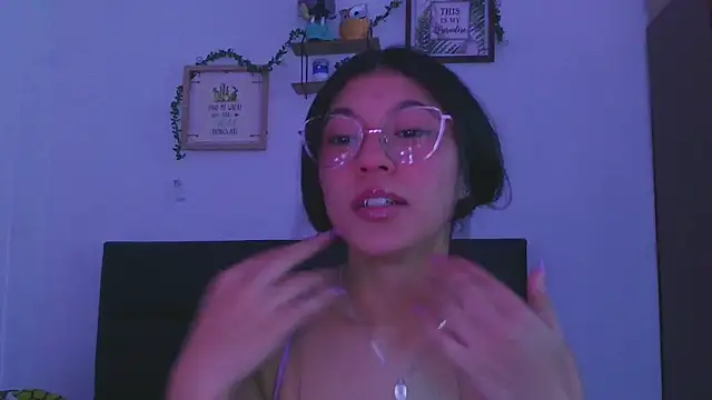 LissyM online show from 11-22-25, 01:59