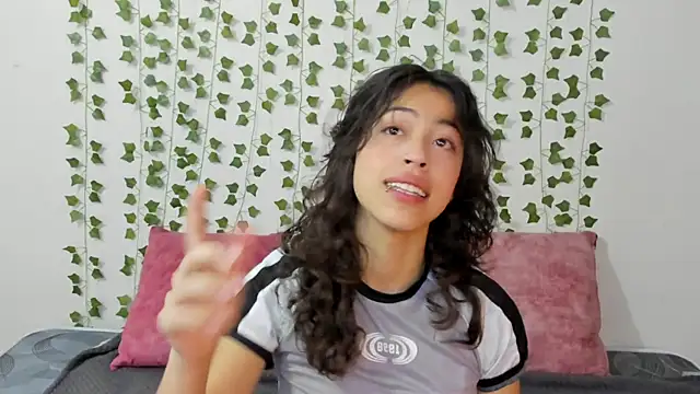 emily jonessxx online show from 12-22-25, 12:02