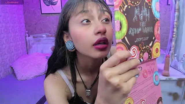 Snapshot of Noa_clk chatting on 11-19-25, 04:01 Noa clk online show from 11-19-25, 04:01