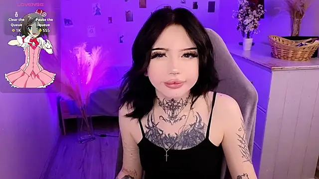 Snapshot of Emma_Kirks chatting on 06-16-26, 12:52 Emma Kirks online show from 06-16-26, 12:52