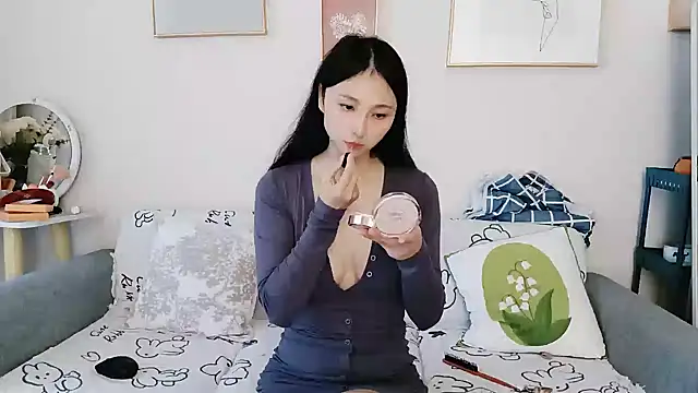 yuyan3929 online show from 11-17-25, 01:11