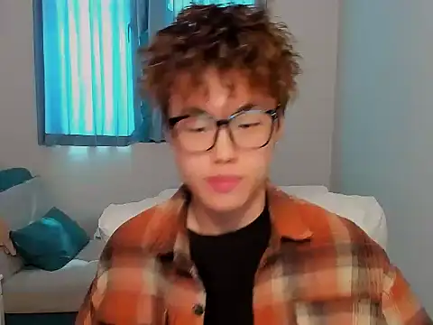 L1kuto online show from 10-23-25, 05:07