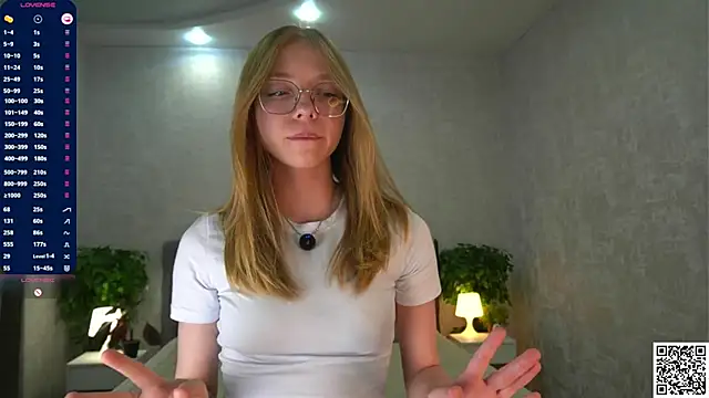 Snapshot of BarbaraViggiani chatting on 12-15-25, 06:34 BarbaraViggiani online show from 12-15-25, 06:34