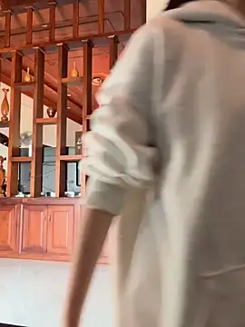 Emily-y online show from 12-14-25, 03:23