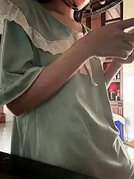 Emily-y online show from 12-19-25, 04:30