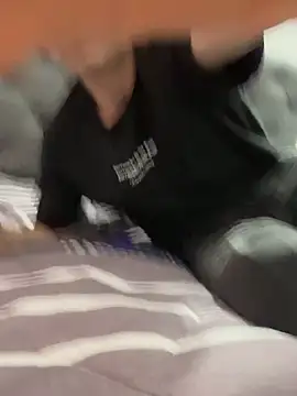 Snapshot of Yeison_8012 chatting on 03-10-26, 04:06 Yeison 8012 online show from 03-10-26, 04:06