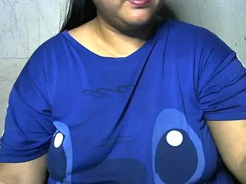 Snapshot of Azaleah30 chatting on 10-24-25, 02:02 Azaleah30 online show from 10-24-25, 02:02