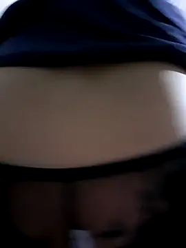 Snapshot of YennyeLa chatting on 11-22-25, 12:31 YennyeLa online show from 11-22-25, 12:31