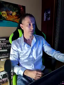 Gamerinleather online show from 10-25-25, 07:38