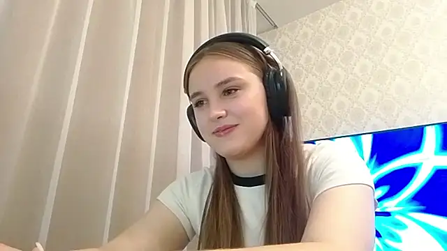 MilaRiviera online show from 10-23-25, 05:01