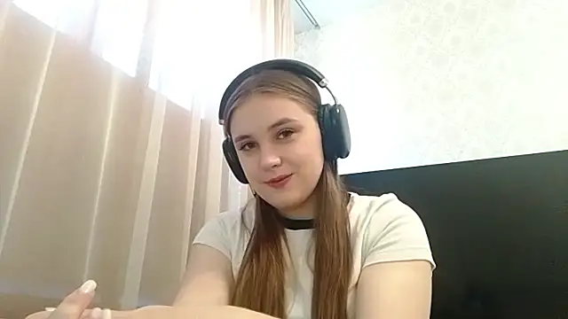 MilaRiviera online show from 10-24-25, 05:48