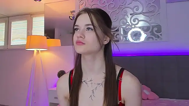 LuisaClover online show from 03-04-26, 01:28