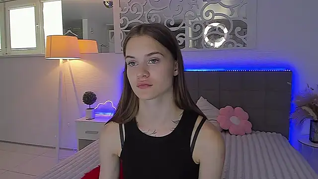 LuisaClover online show from 07-25-26, 12:47