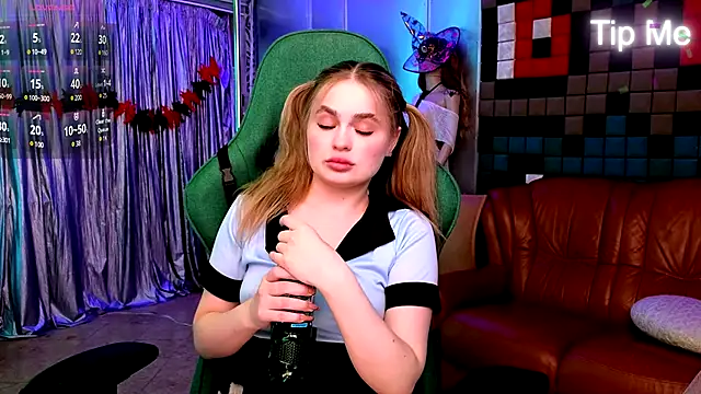 Snapshot of Jessi_wxw chatting on 10-26-25, 11:38 Jessi wxw online show from 10-26-25, 11:38