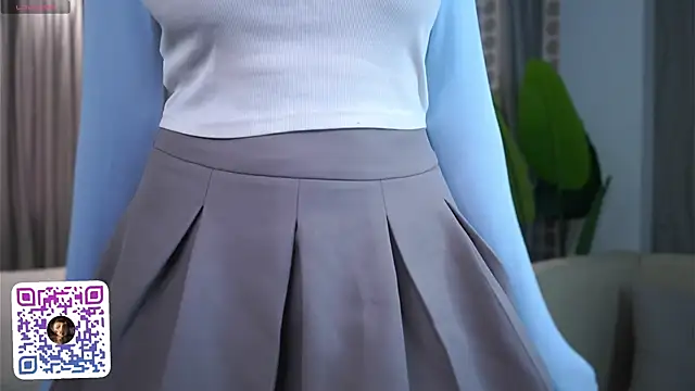 MegganKinson online show from 04-30-26, 04:19