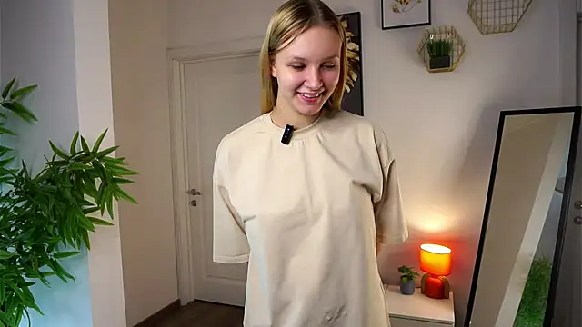 Snapshot of ElissaGlod chatting on 10-27-25, 11:25 ElissaGlod online show from 10-27-25, 11:25