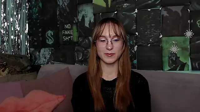 AlishaKellyi online show from 10-24-25, 05:37