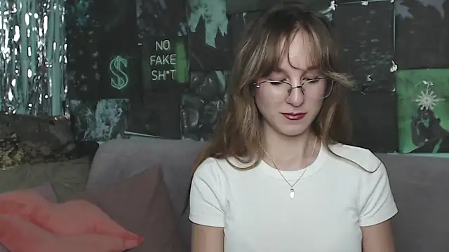 AlishaKellyi online show from 10-30-25, 05:53