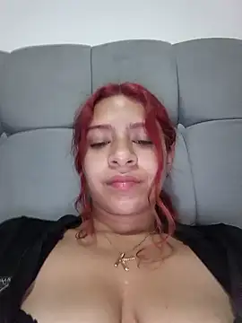 Snapshot of Lunatemptress4 chatting on 12-15-25, 10:58 Lunatemptress4 online show from 12-15-25, 10:58