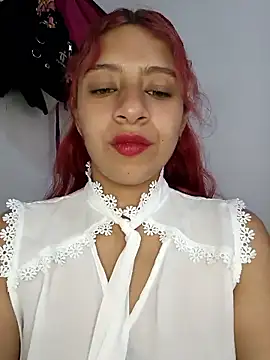 Snapshot of Lunatemptress4 chatting on 01-08-26, 12:51 Lunatemptress4 online show from 01-08-26, 12:51