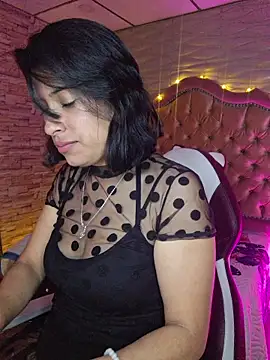 Roxanne Han online show from 11-23-25, 11:54