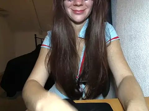 Snapshot of Aromaloveqq chatting on 11-18-25, 03:38 Aromaloveqq online show from 11-18-25, 03:38