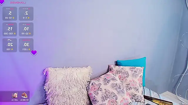 NaomiQueents online show from 11-27-25, 08:11