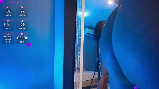 NaomiQueents online show from 12-01-25, 04:23