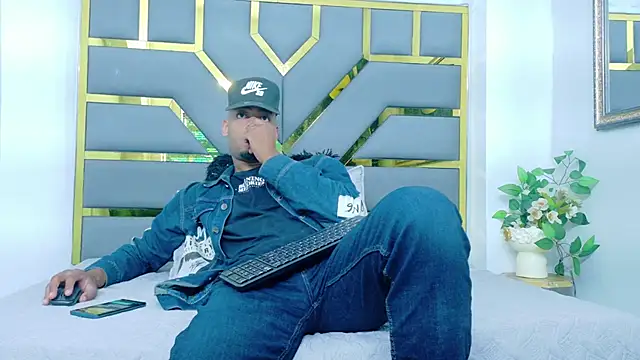 Neytanmalcon online show from 11-21-25, 09:02