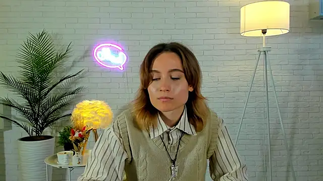 NicolettePebbles online show from 10-23-25, 09:52