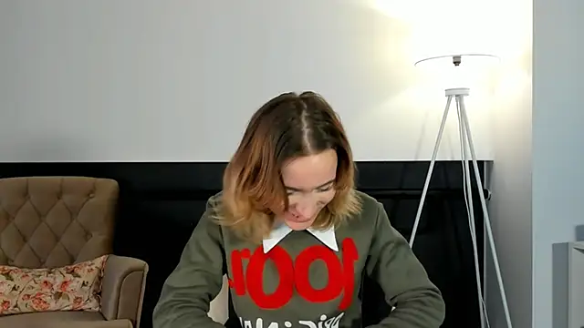 NicolettePebbles online show from 10-24-25, 12:45