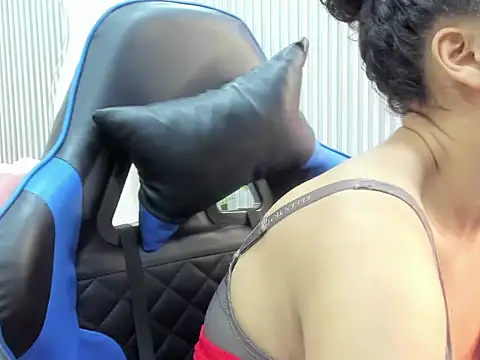 Snapshot of agata18_ chatting on 12-02-25, 12:21 agata18 online show from 12-02-25, 12:21