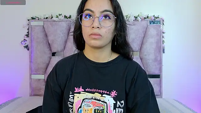 Snapshot of Iris_mandarinne chatting on 10-28-25, 06:10 Iris mandarinne online show from 10-28-25, 06:10