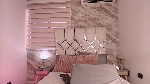 Snapshot of ellisrossi chatting on 11-13-25, 07:24 ellisrossi online show from 11-13-25, 07:24