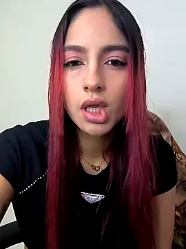 Snapshot of SofiCastro09_ chatting on 10-29-25, 09:27 SofiCastro09  online show from 10-29-25, 09:27