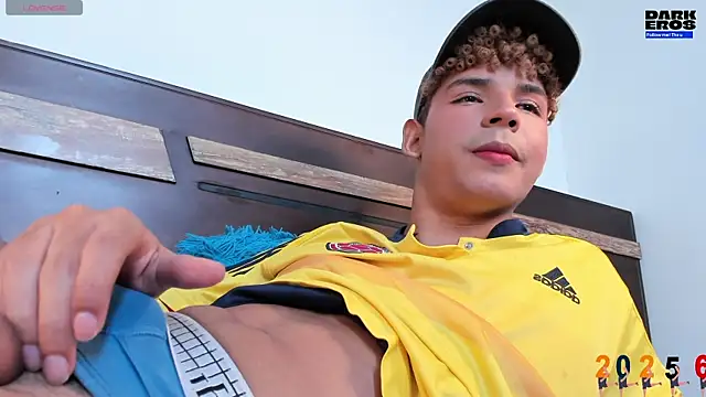 Snapshot of Daark_Eros chatting on 01-13-26, 07:52 Daark Eros online show from 01-13-26, 07:52