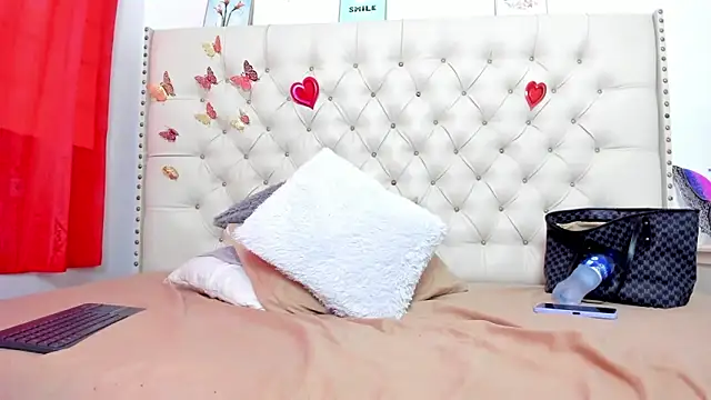 celena wonder online show from 04-15-26, 07:21