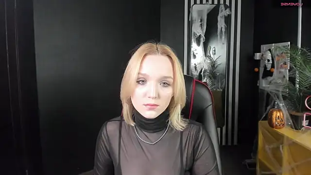 Snapshot of Rita_Sunny chatting on 10-27-25, 10:30 Rita Sunny online show from 10-27-25, 10:30