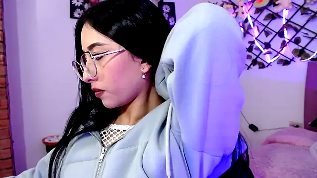 Snapshot of melissa__dolce chatting on 10-29-25, 01:52 melissa dolce online show from 10-29-25, 01:52