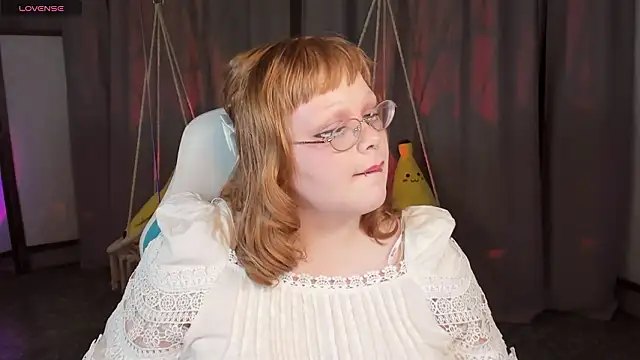 LottieReed online show from 02-12-26, 06:25