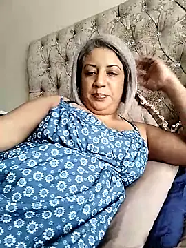 IndianLara online show from 11-13-25, 06:01