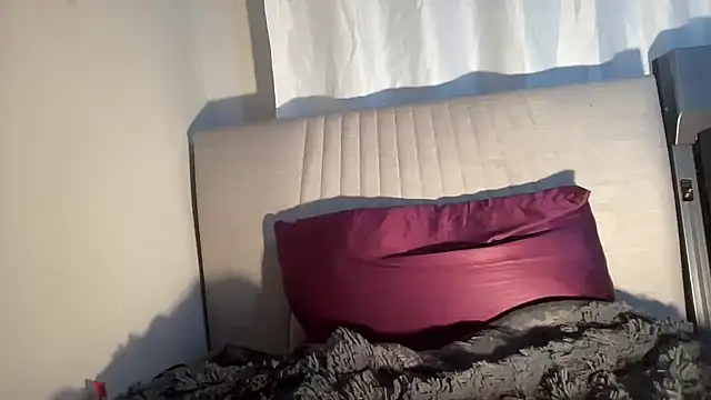 alyx  online show from 04-15-26, 07:58