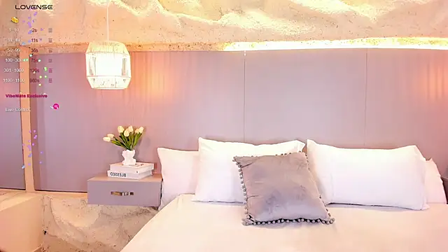 AmyColman  online show from 04-23-26, 12:04