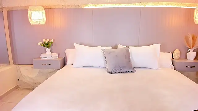 AmyColman  online show from 04-24-26, 12:07