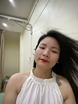 Bee Yellow00 online show from 03-02-26, 05:19