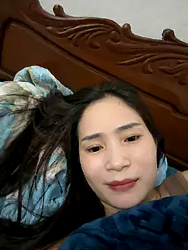 Snapshot of Pig_pig11 chatting on 10-29-25, 01:02 Pig pig11 online show from 10-29-25, 01:02